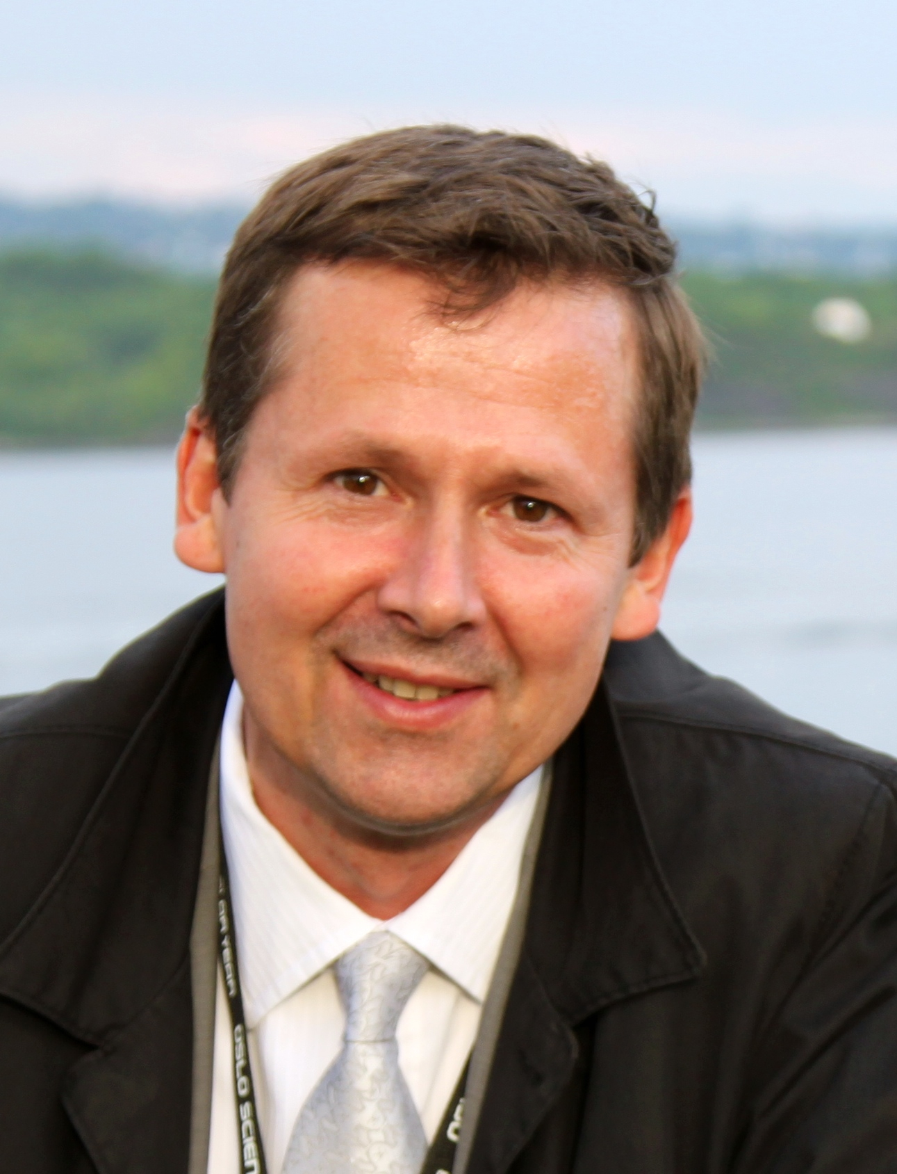 Dr. Volker Rachold is the Executive Secretary of the International Arctic Science Committee (IASC). His functions include guiding and overseeing IASC´s ... - volker_rachold